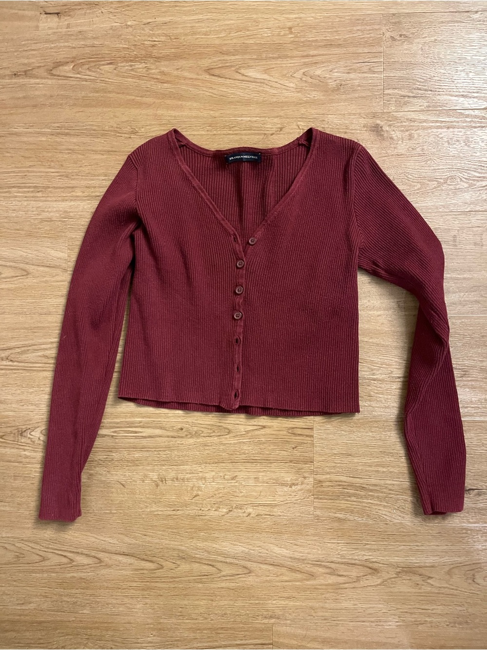 Cropped Ribbed Button Cardigan in burgundy, Brandy Melville